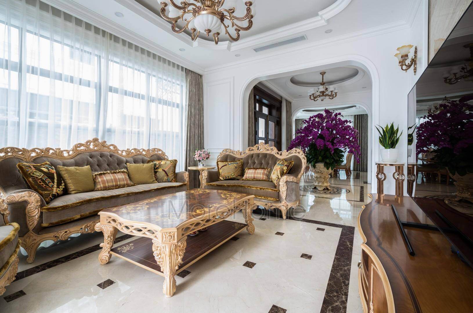 Sản phẩm nội thất phòng khách biệt thự tân cổ điển hoàng gia này là tác phẩm vô cùng tâm huyết của các KTS MoreHome 
