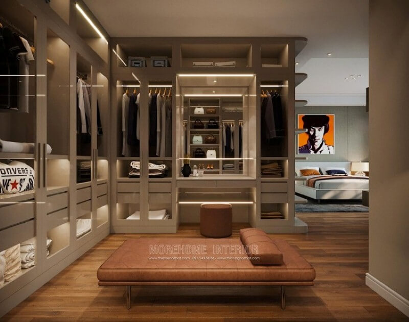 Sắp xếp nội thất phòng ngủ vợ chồng ấn tượng với tủ quần áo lớn nhiều hộc tủ. Thiết kế nội thất biệt thự